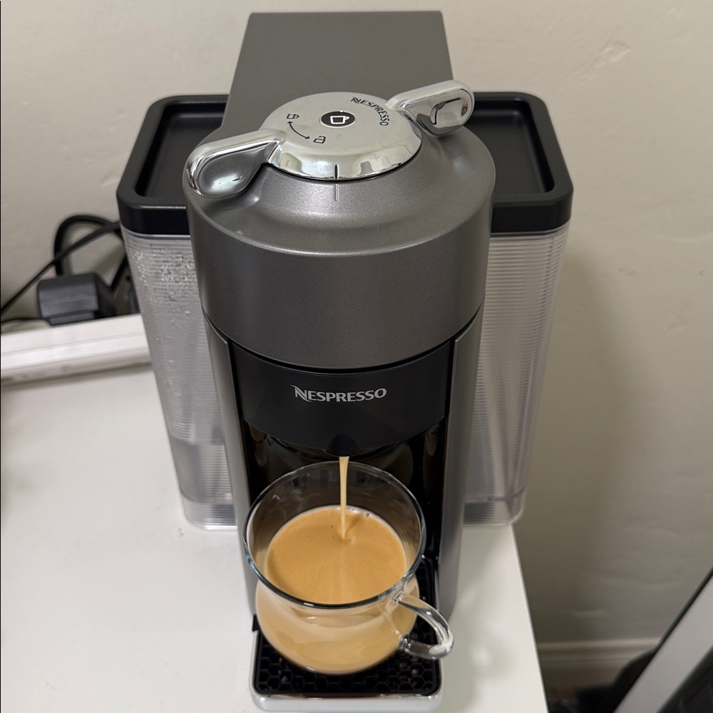 Nespresso Vertuo Coffee and Espresso Maker by De'Longhi, Titan (EUC) - Picture 14 of 17